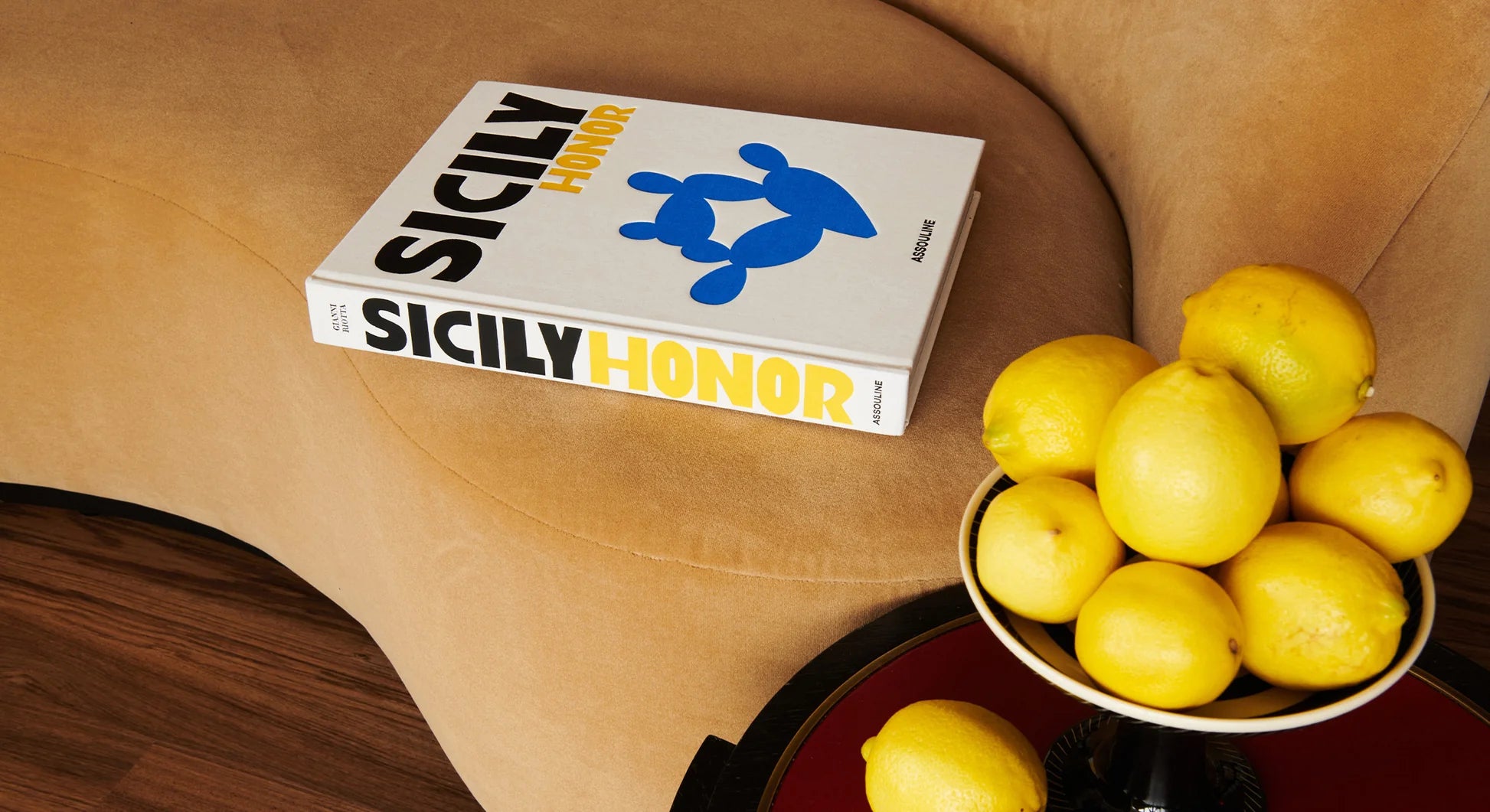 Livro Sicily Honor