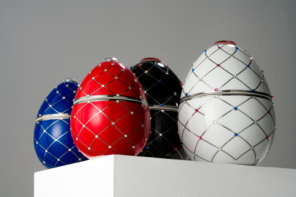 VELA Ovo Vermelho Riscas em Prata